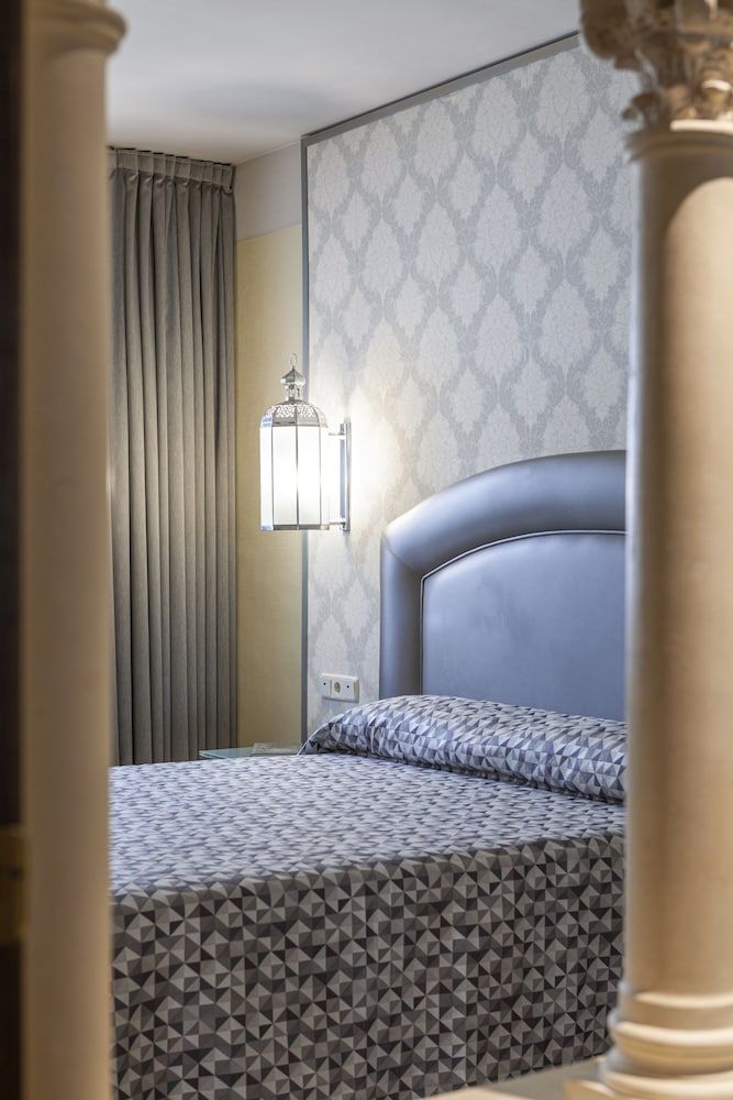 Hotel Macià Alfaros Junior Suite (2 adults) 8