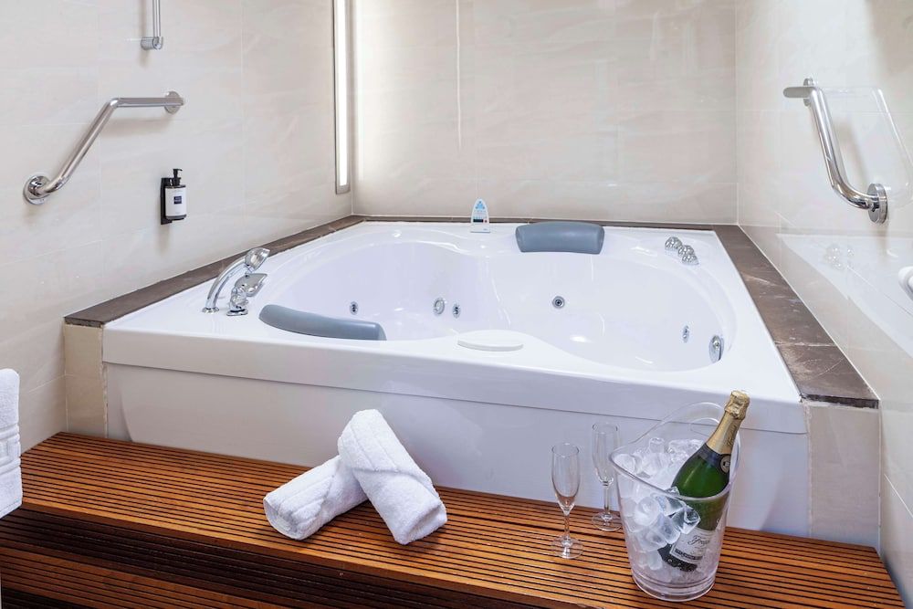 Hotel Macià Alfaros Junior Suite (2 adults) 15