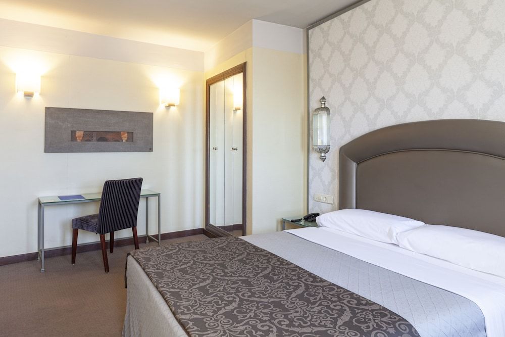 Hotel Macià Alfaros Double Room Single Use 5