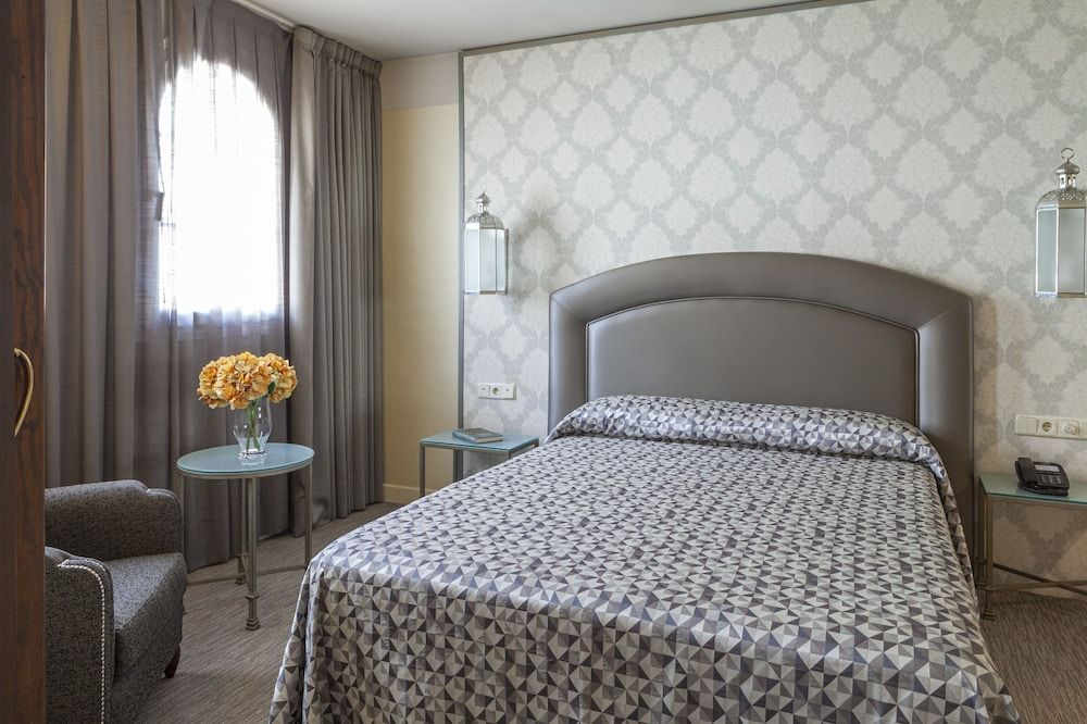 Hotel Macià Alfaros Junior Suite (2 adults) 3