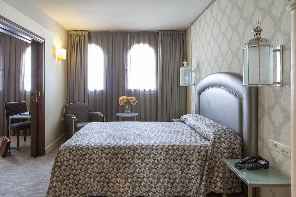 Hotel Macià Alfaros Junior Suite (2 adults) 5