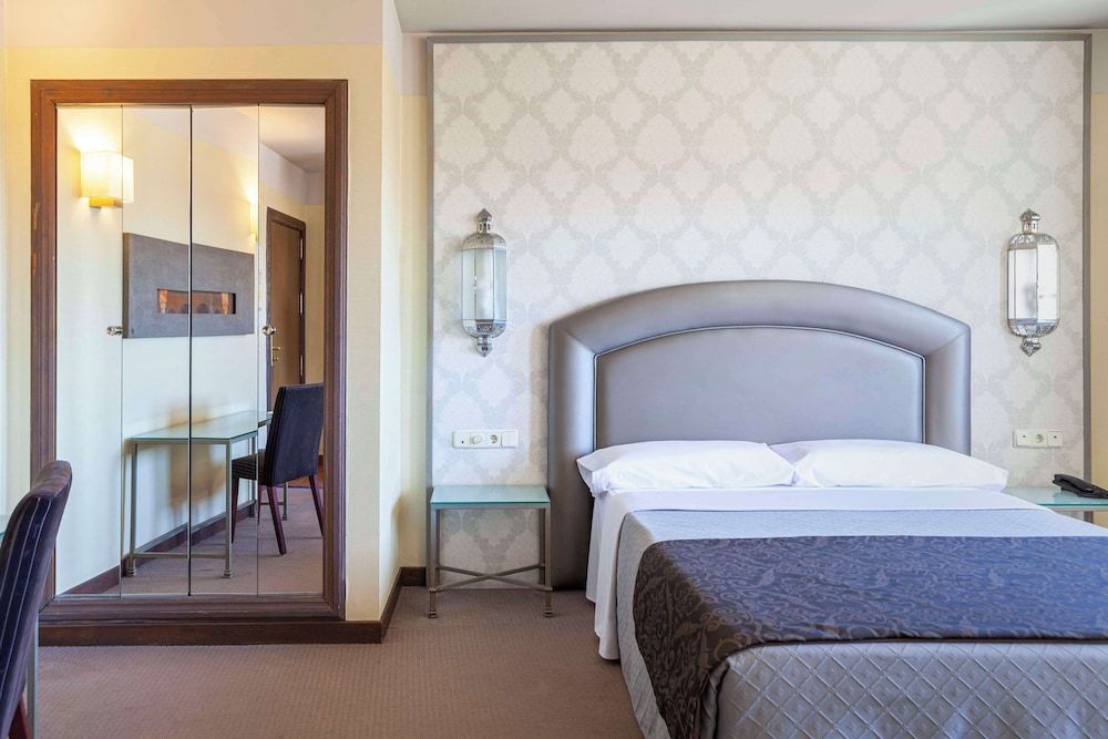 Hotel Macià Alfaros Double Room Single Use 9