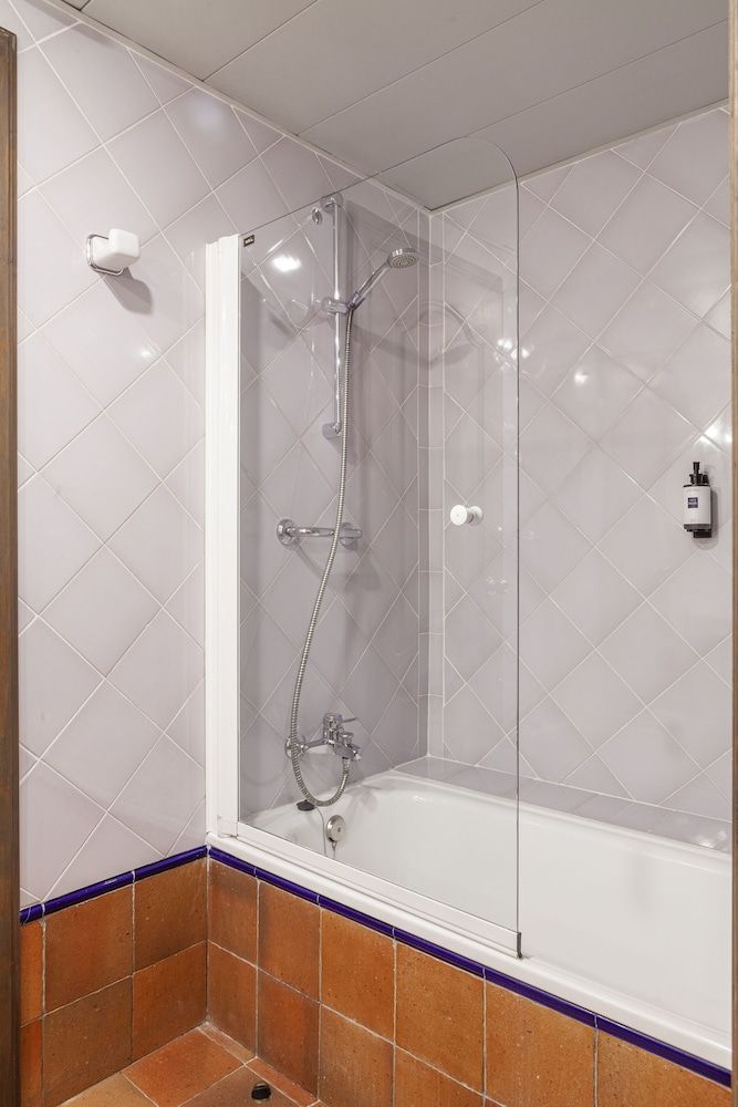 Hotel Macià Alfaros Junior Suite (2 adults) 14