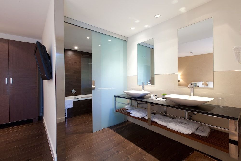 Hotel Les Rotes Superior Double Room, Sea View 4