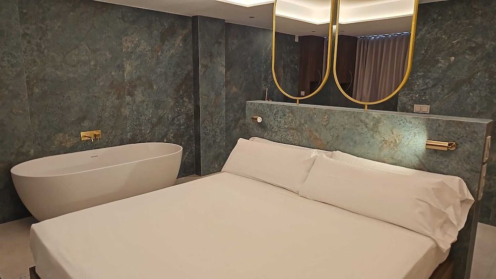Junior Suite, 1 King Bed (Deluxe)