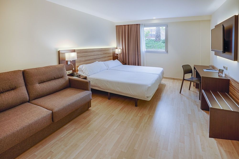 Hotel Port Elche Family Room (2 Adults + 2 Children) 3