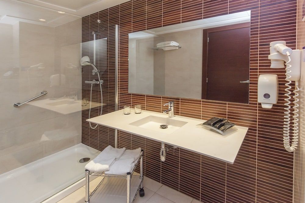 Hotel Port Elche Family Room (2 Adults + 2 Children) 5