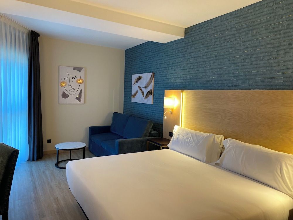Double Room (With Extra Bed)