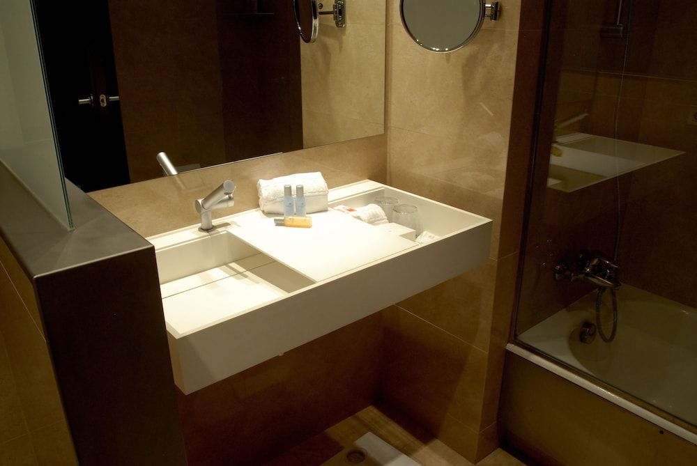 Ciutat De Girona Family Room (4 people) 3