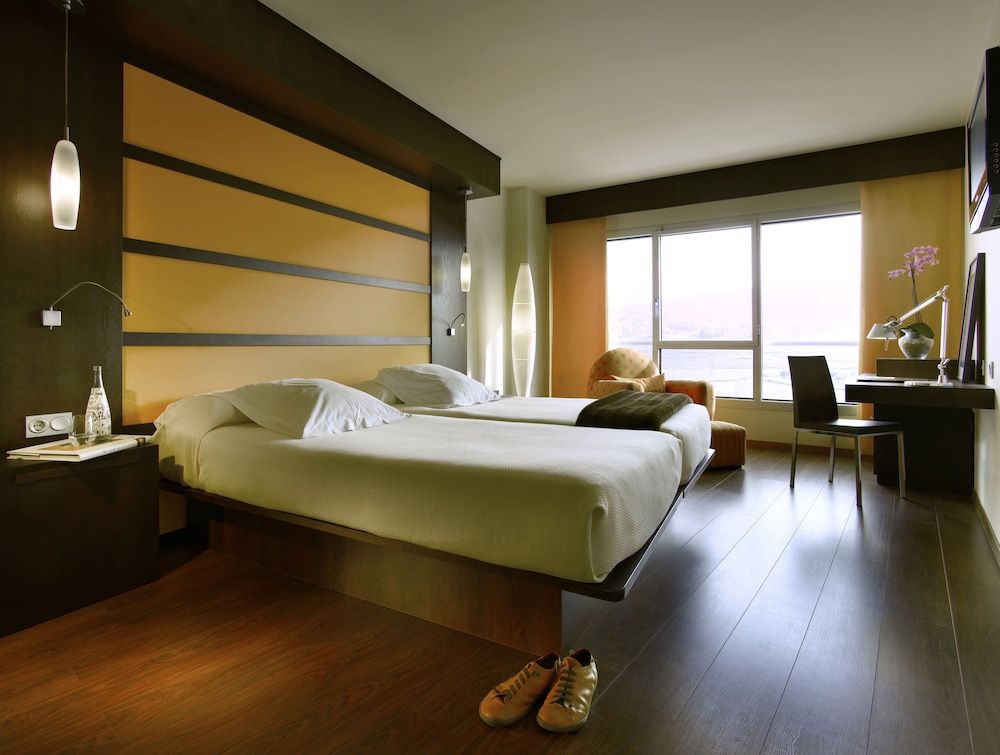 Double Room (2 single beds and 1 extra bed child)