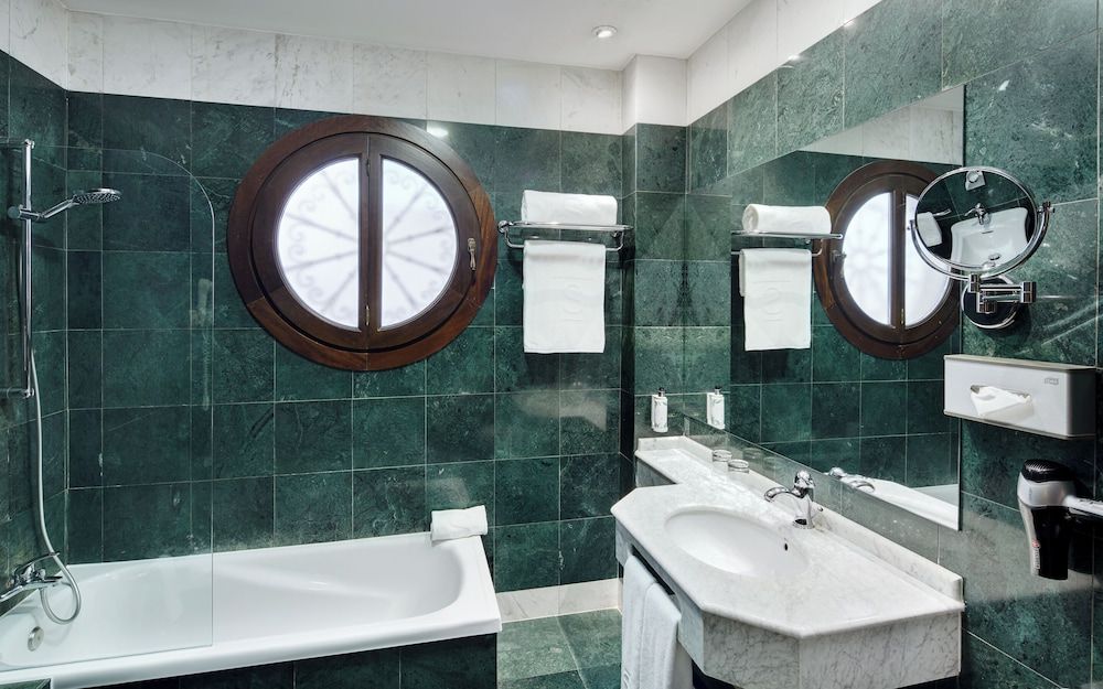 Sercotel Palacio De Los Gamboa Classic Twin Room 5