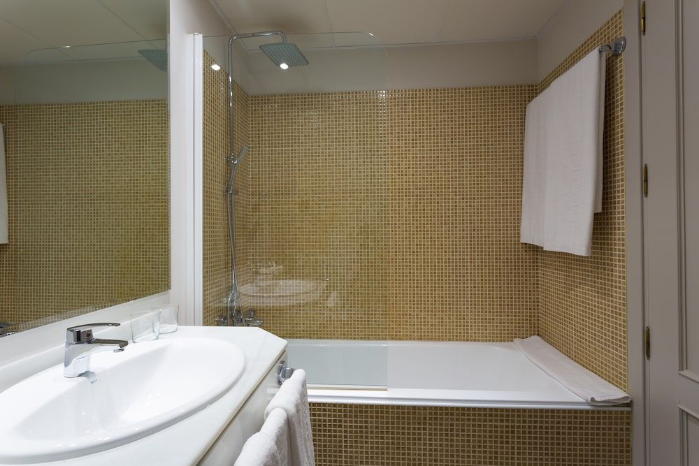 DWO Urban Granada Superior Room 5