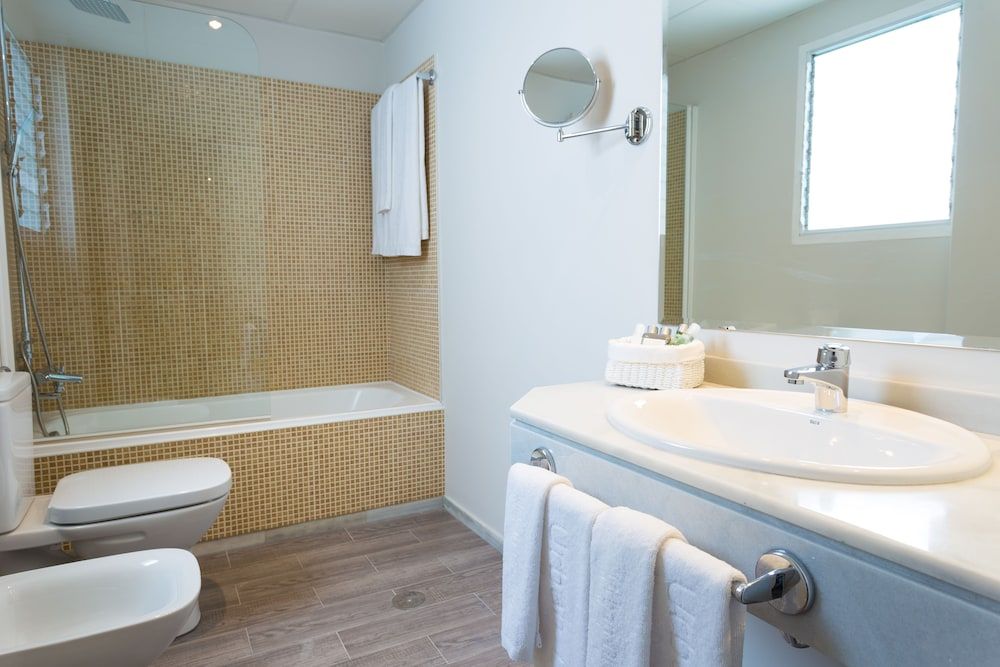 DWO Urban Granada Superior Room 6