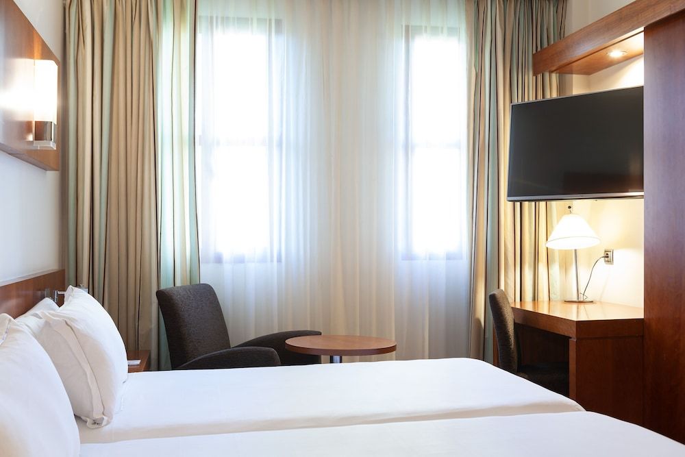 Senator Huelva Hotel Triple Room 5