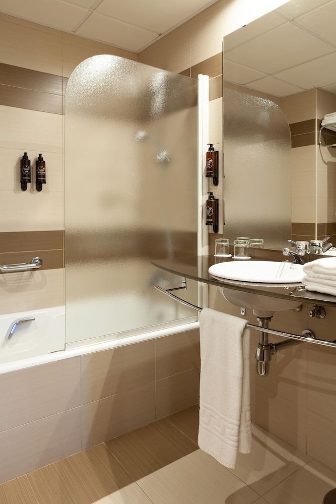 Senator Huelva Hotel Triple Room 7