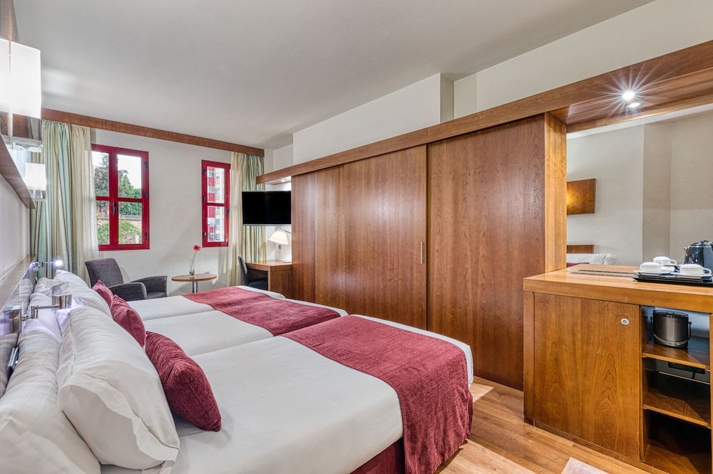 Senator Huelva Hotel Triple Room