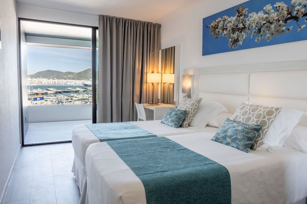 Ibiza Corso Hotel & Spa Deluxe Double Room, Sea View (Spa Access) 3