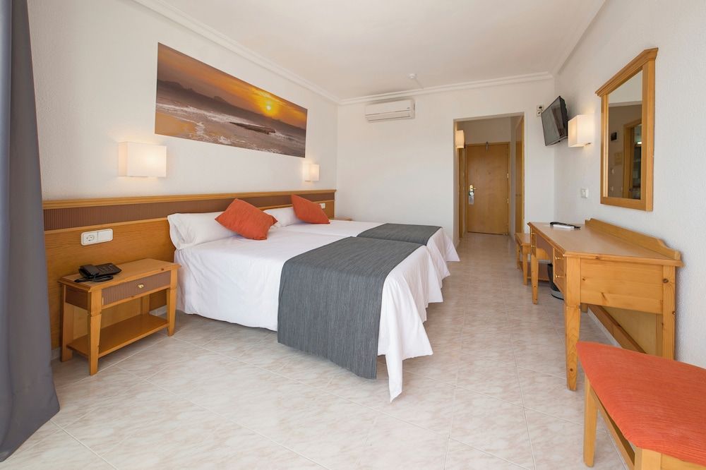 Hotel Vibra Mare Nostrum Twin Room 6