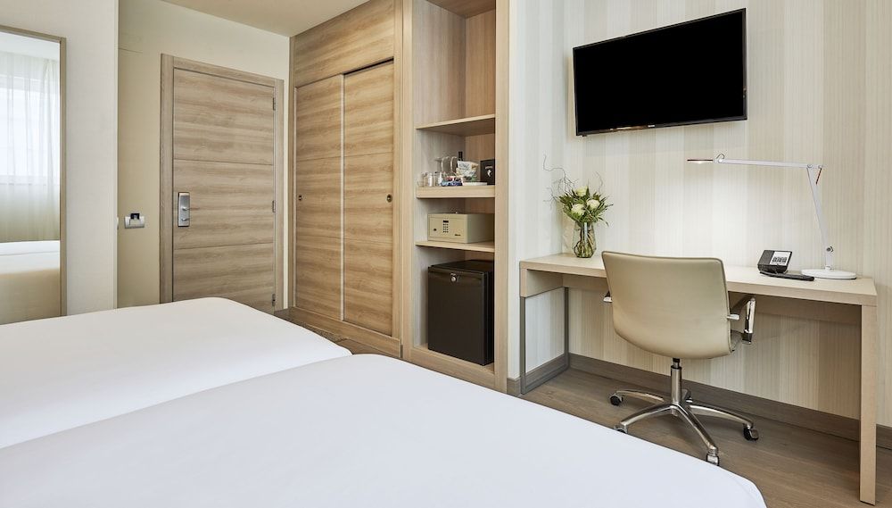 Hesperia A Coruña Centro Standard Room (Extra Bed 3 adults)