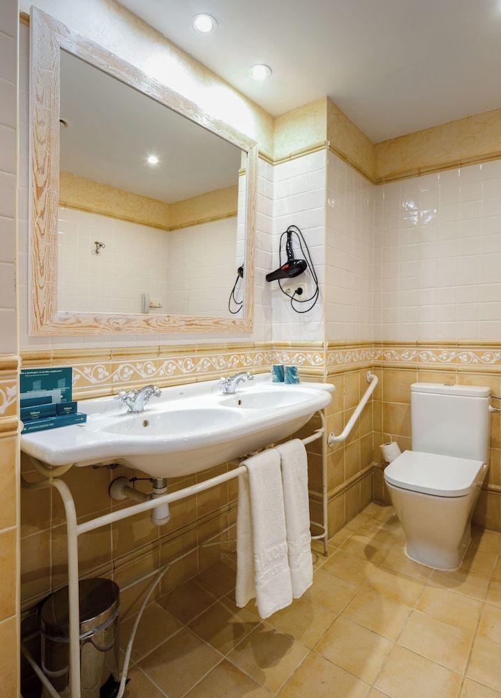 Silken Villa de Laguardia Standard Twin Room 7