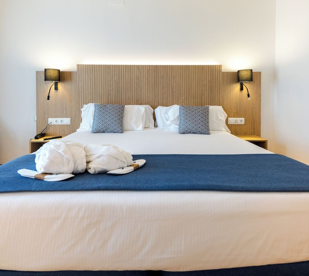 Silken Villa de Laguardia Double Room with Extra-Large Bed 3