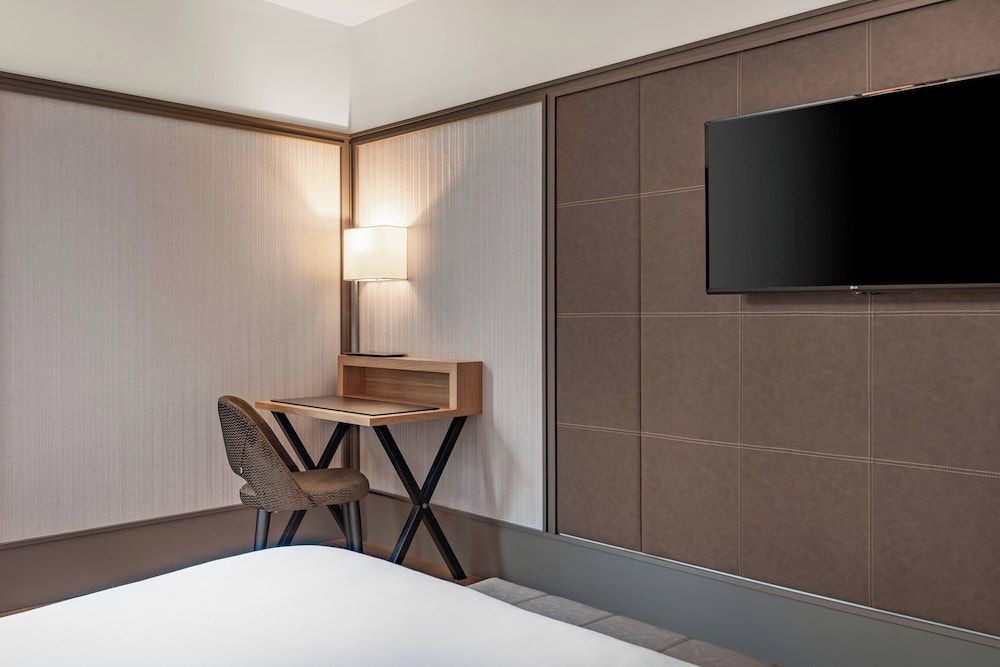 AC Hotel Avenida de América by Marriott Standard Room, 1 Queen Bed 6