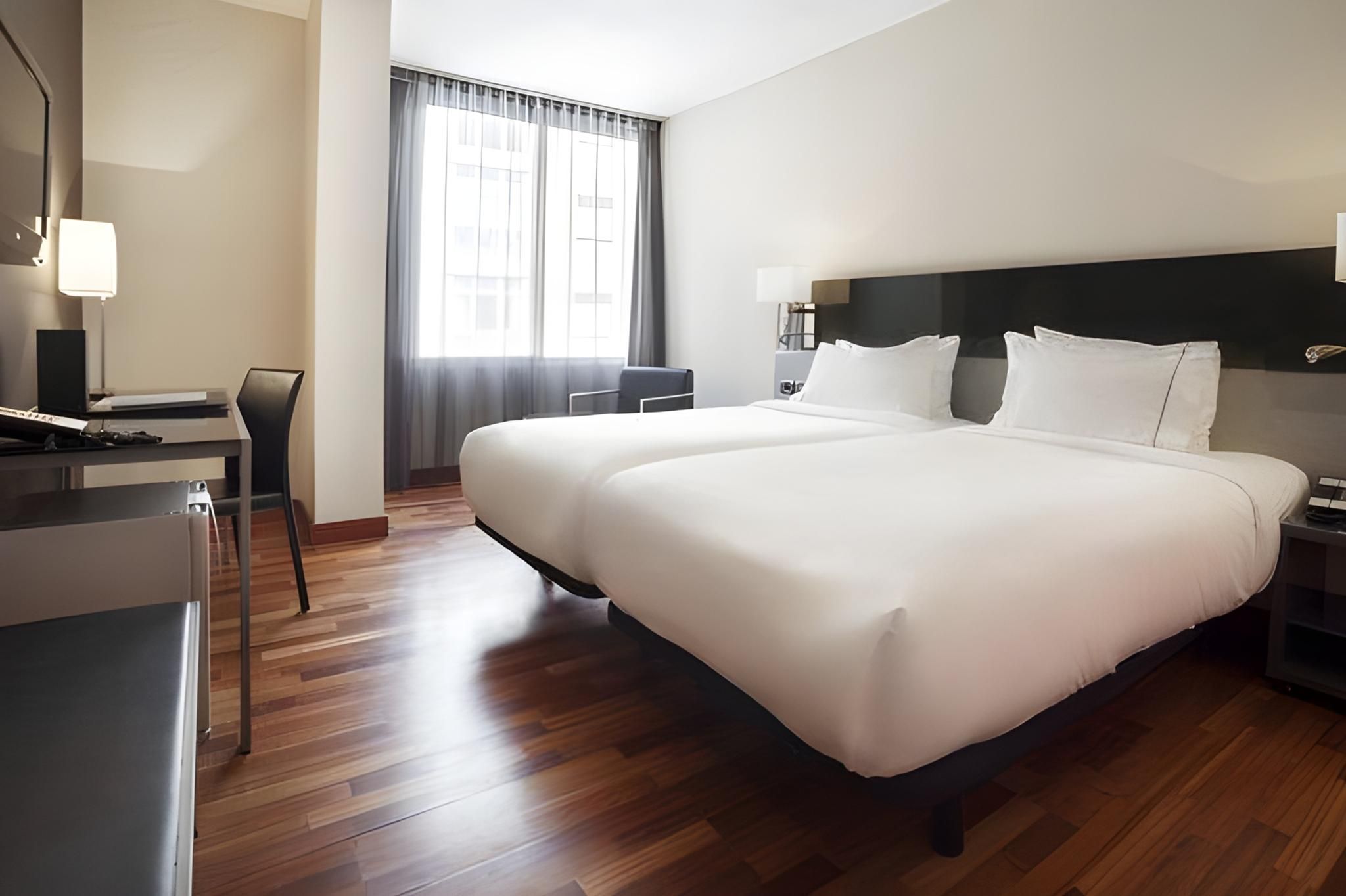undefined AC Hotel Avenida de América by Marriott 4