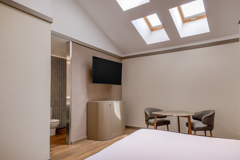 undefined AC Hotel Recoletos by Marriott 8