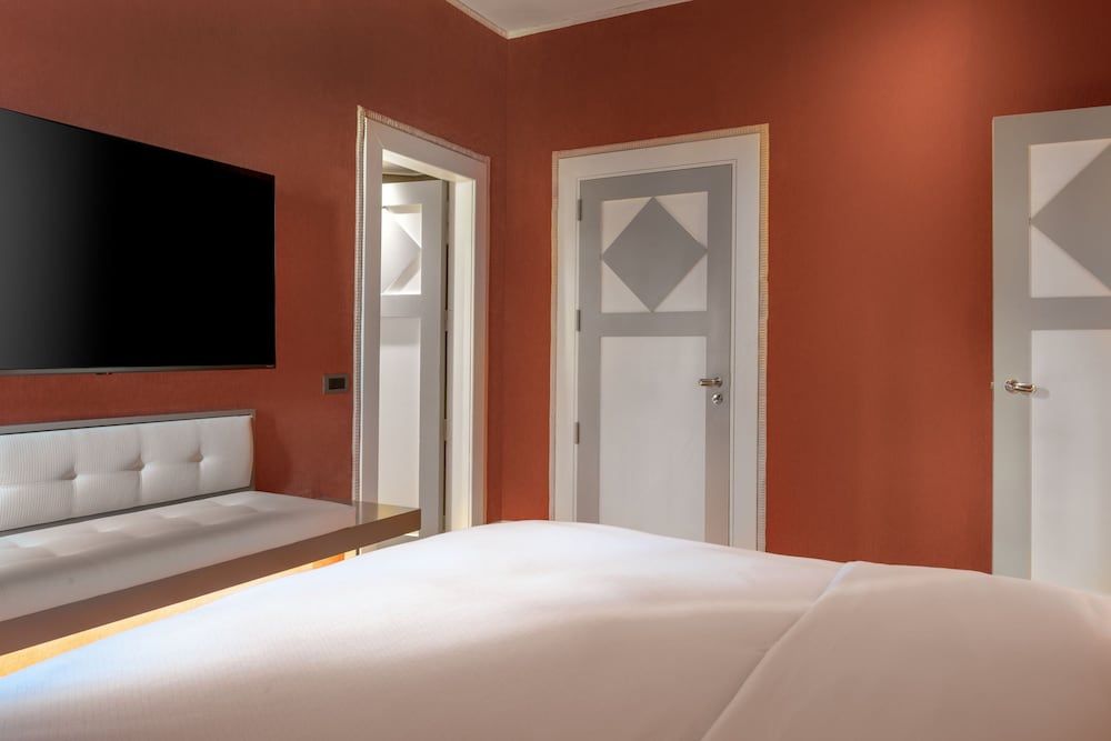 Suite, 1 King Bed, Non Smoking