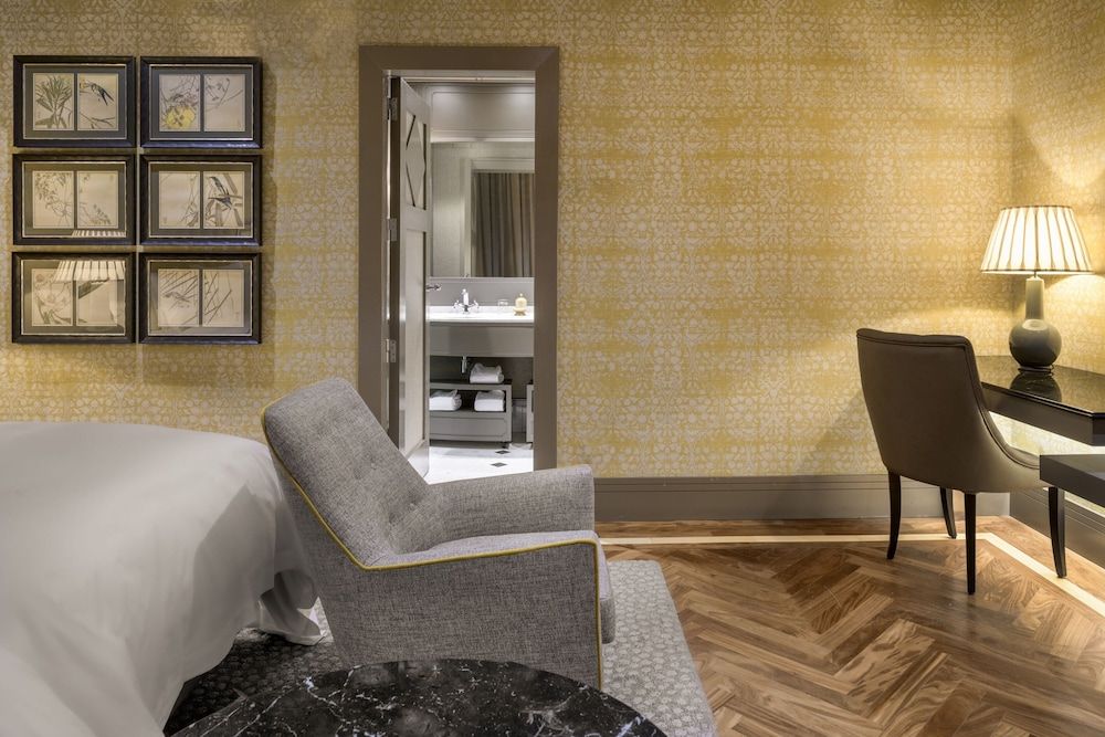 Santo Mauro, a Luxury Collection Hotel, Madrid Deluxe Room, Non Smoking 13