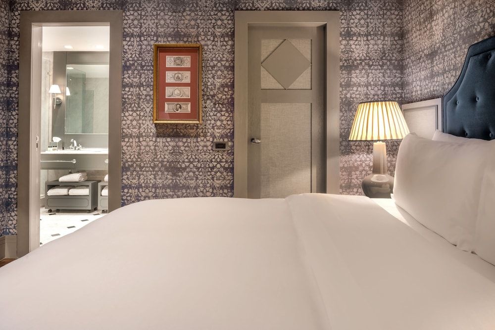 Santo Mauro, a Luxury Collection Hotel, Madrid Deluxe Room, Non Smoking 2