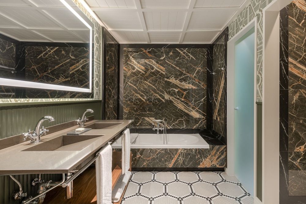Santo Mauro, a Luxury Collection Hotel, Madrid Deluxe Room, Non Smoking 10