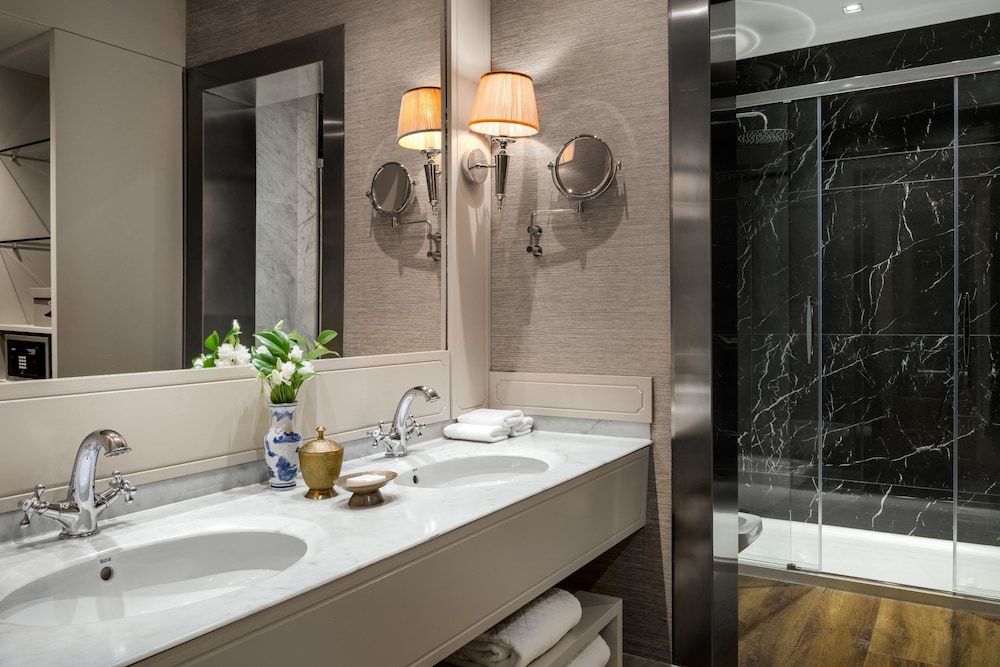 Santo Mauro, a Luxury Collection Hotel, Madrid Deluxe Room, Non Smoking 11