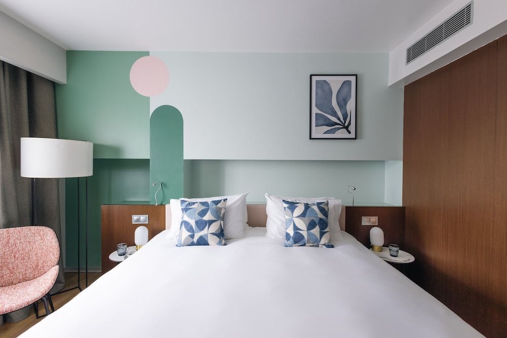 voco Madrid Retiro by IHG Standard Room, 1 Queen Bed