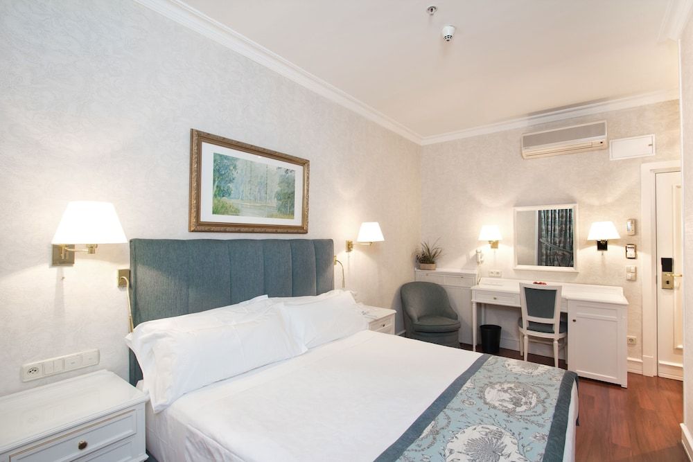 Hotel Atlantico Madrid Standard Double or Twin Room 7