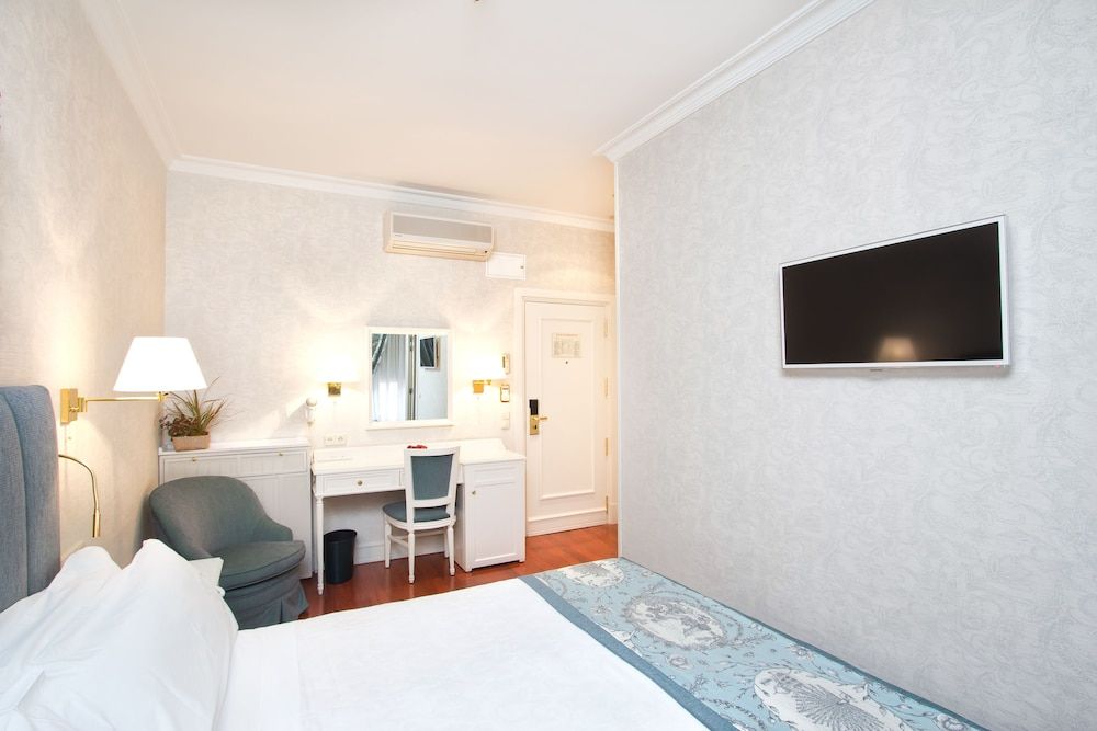 Hotel Atlantico Madrid Standard Double or Twin Room 12