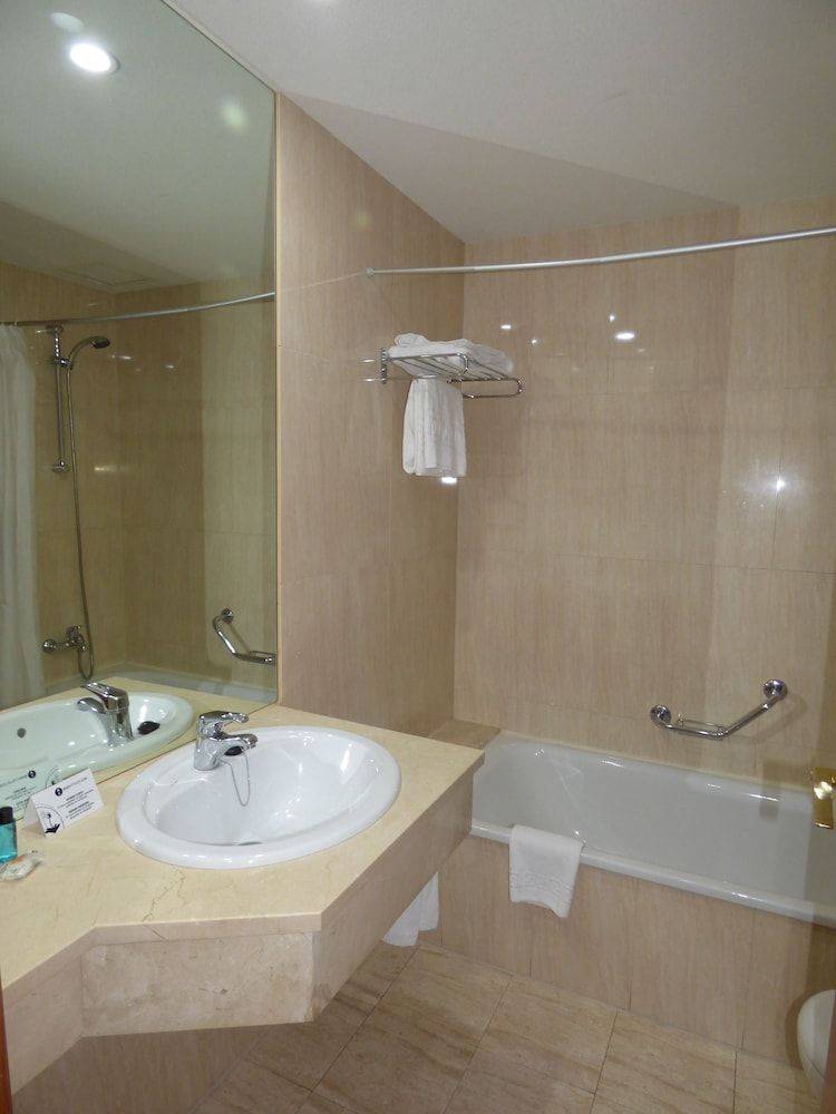 Eco Via Lusitana Standard Double Room 8