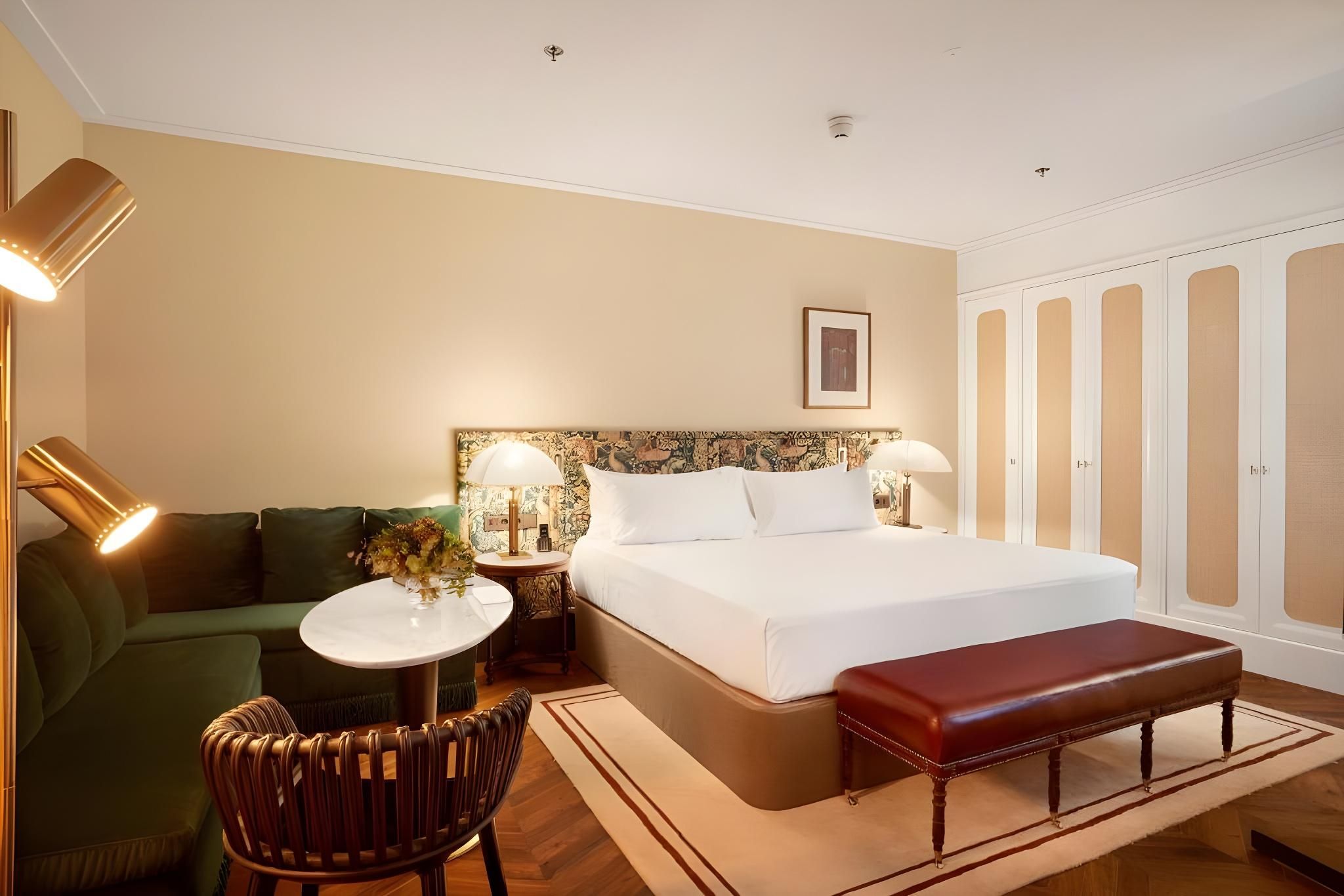 Deluxe Family Room
