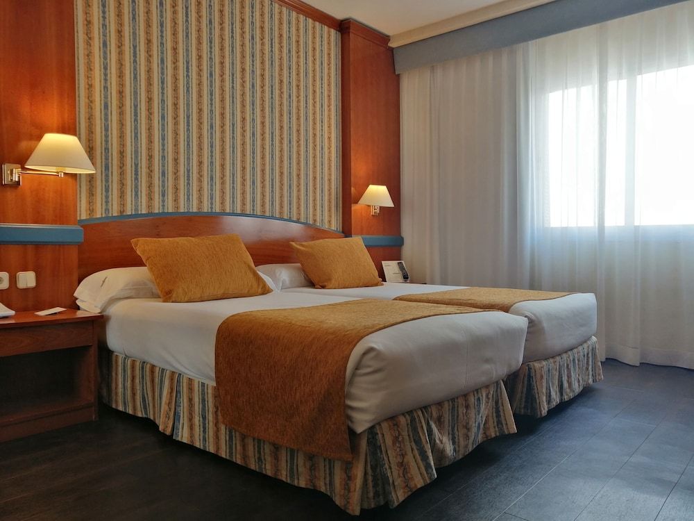 Hotel Gran Versalles Standard Twin Room 2