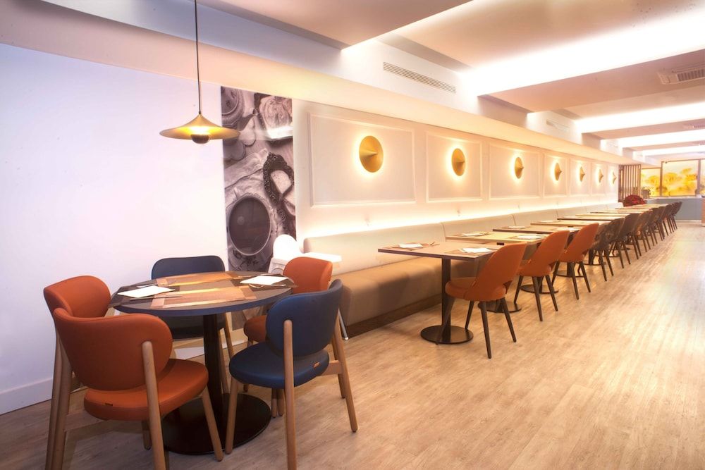 undefined Hotel Gran Versalles 8