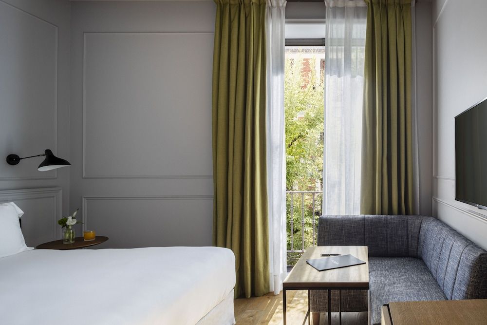 Tótem Madrid Hotel Deluxe Room 6