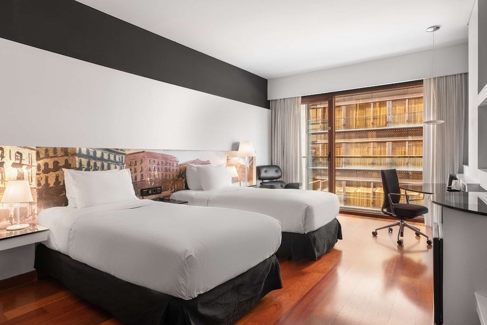 Hilton Madrid Airport Twin Hilton Guestroom 3