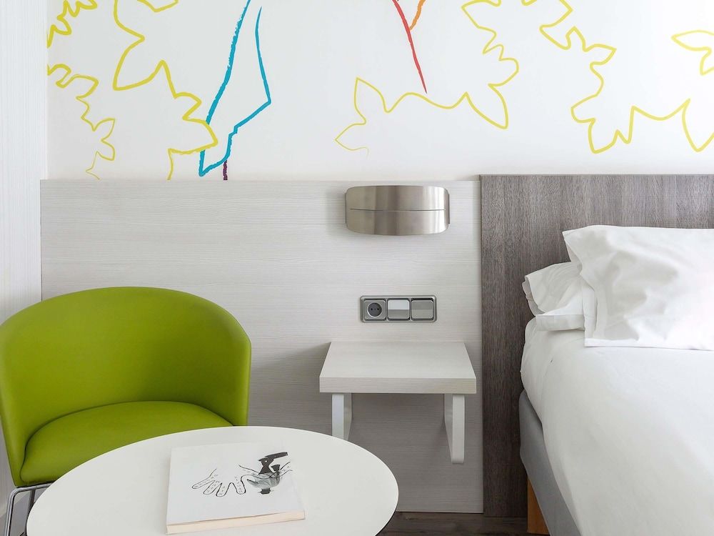 Hotel ibis Styles Madrid Prado Standard Room, 1 Queen Bed 7