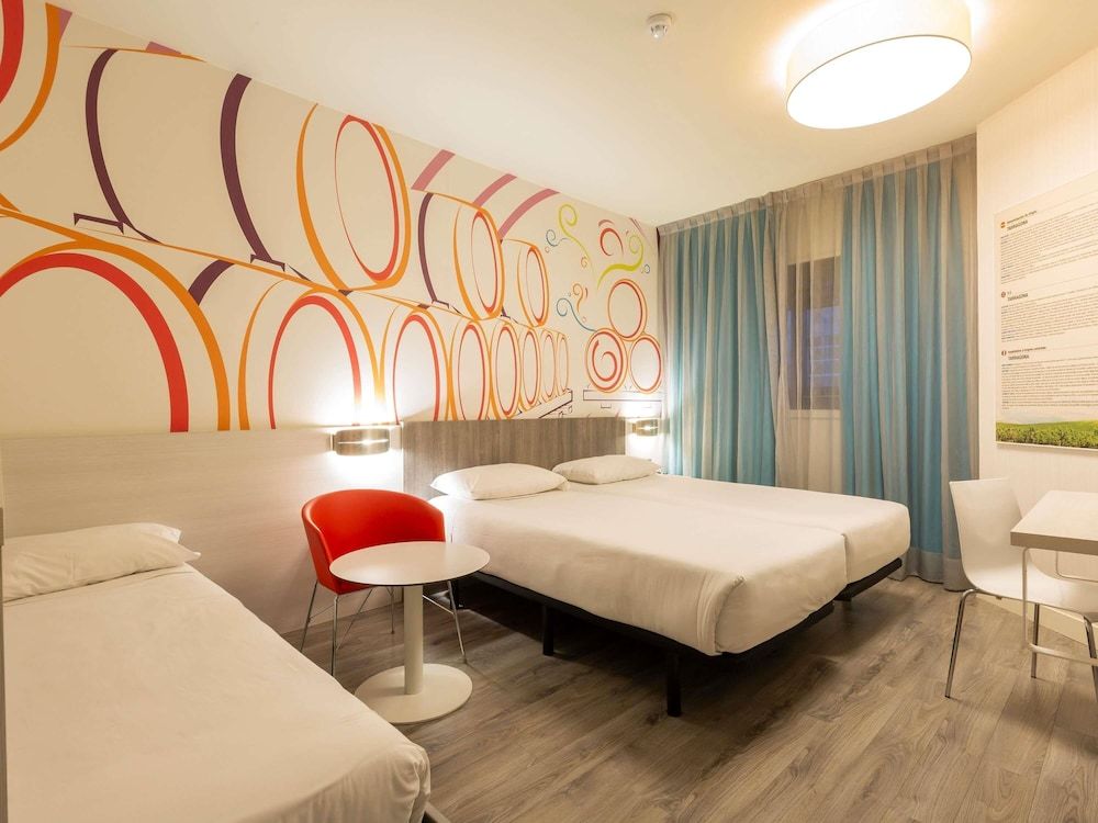 undefined Hotel ibis Styles Madrid Prado 10