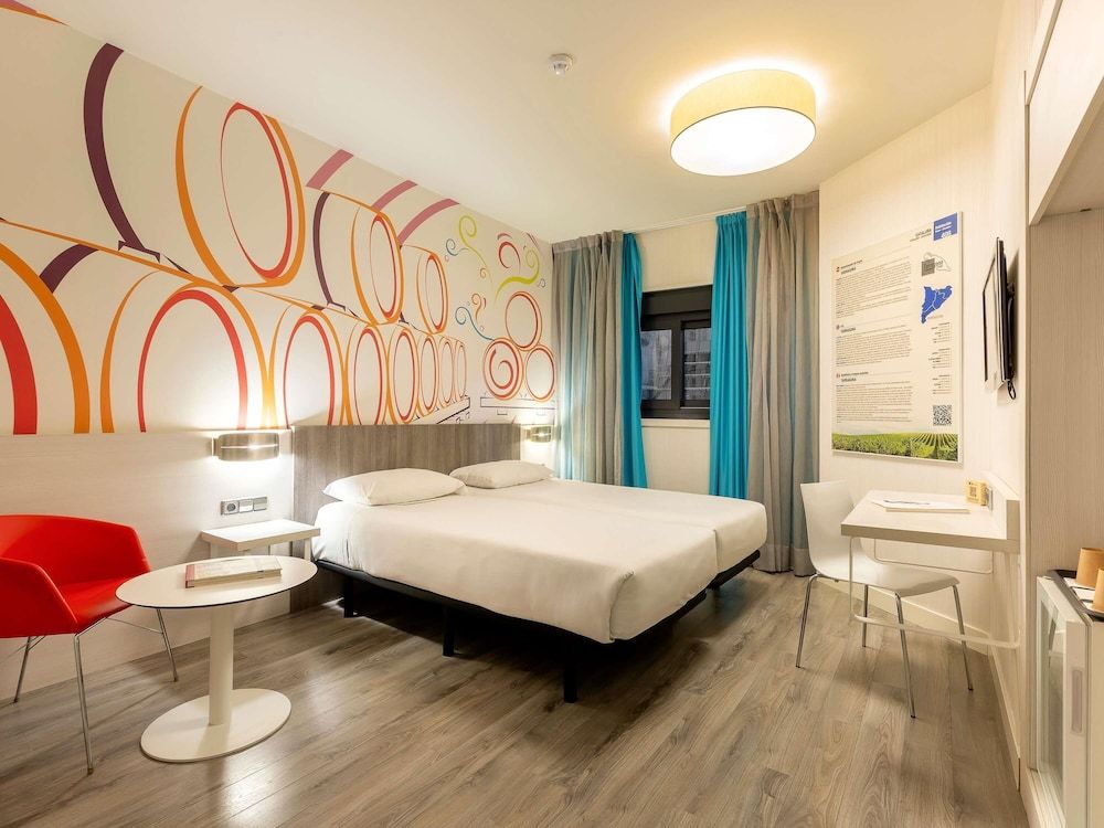 undefined Hotel ibis Styles Madrid Prado 9