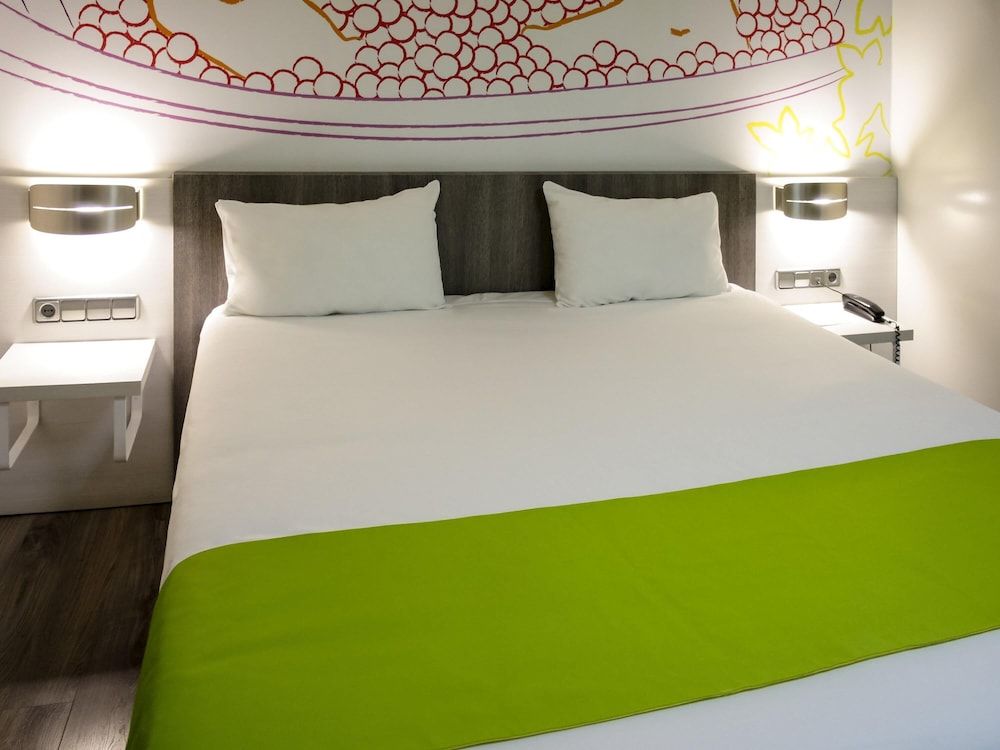 Hotel ibis Styles Madrid Prado Standard Room, 1 Queen Bed 5