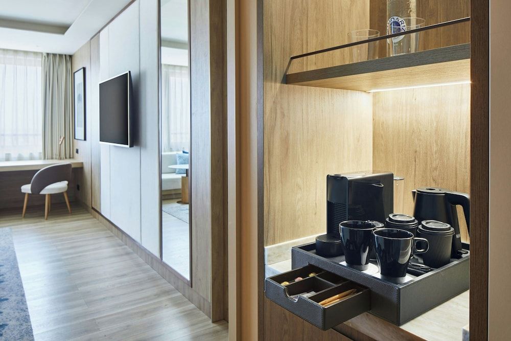 Madrid Marriott Hotel Princesa Plaza Deluxe Room, 1 King Bed 6