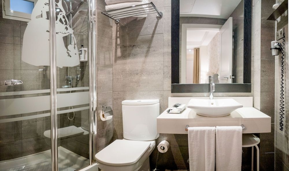 undefined Hotel Meninas 7