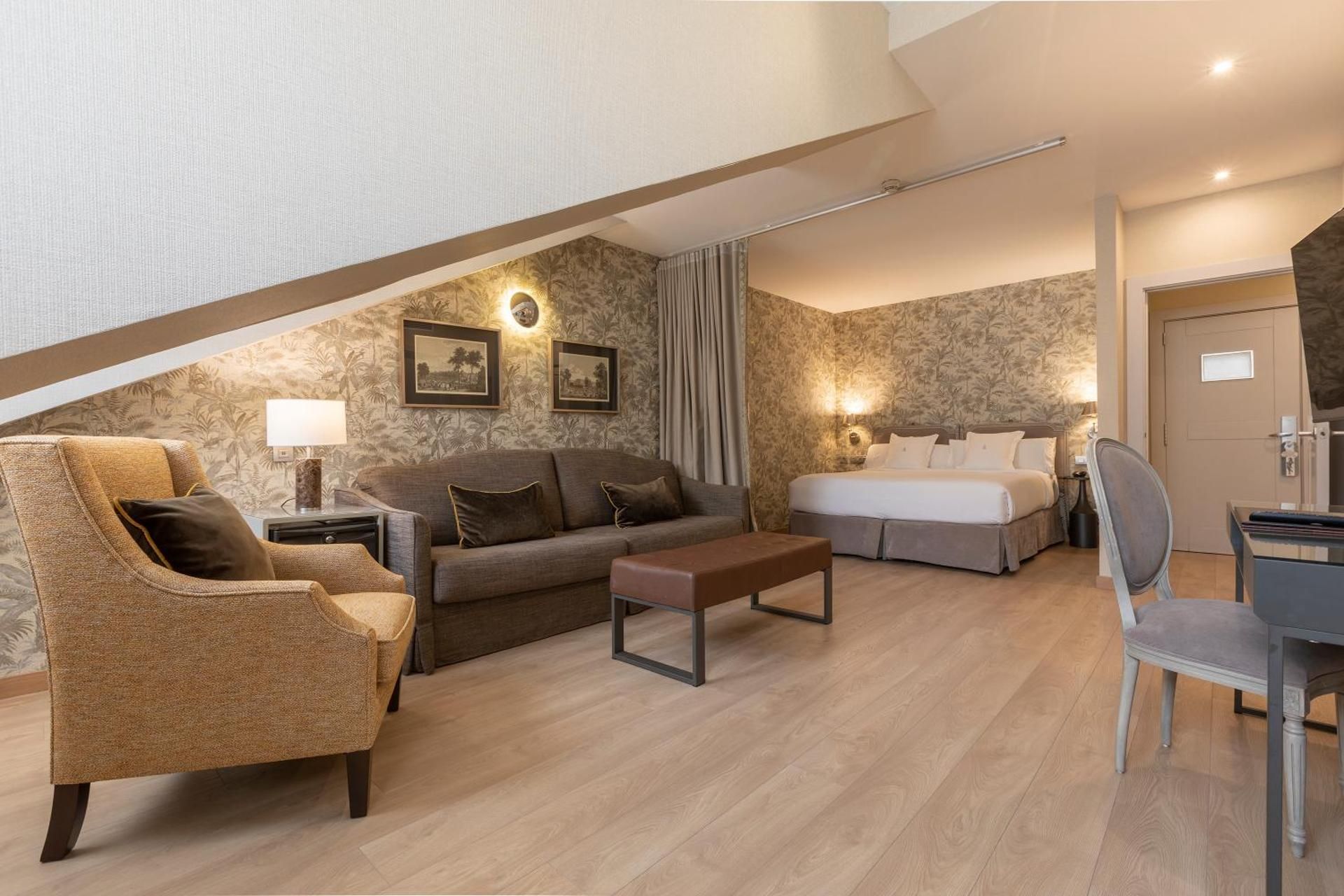 undefined Hotel Meninas 8
