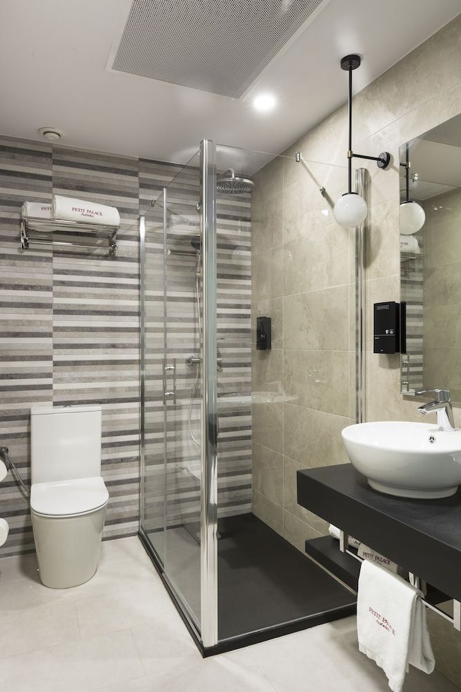 Petit Palace Triball Standard Double Room 3